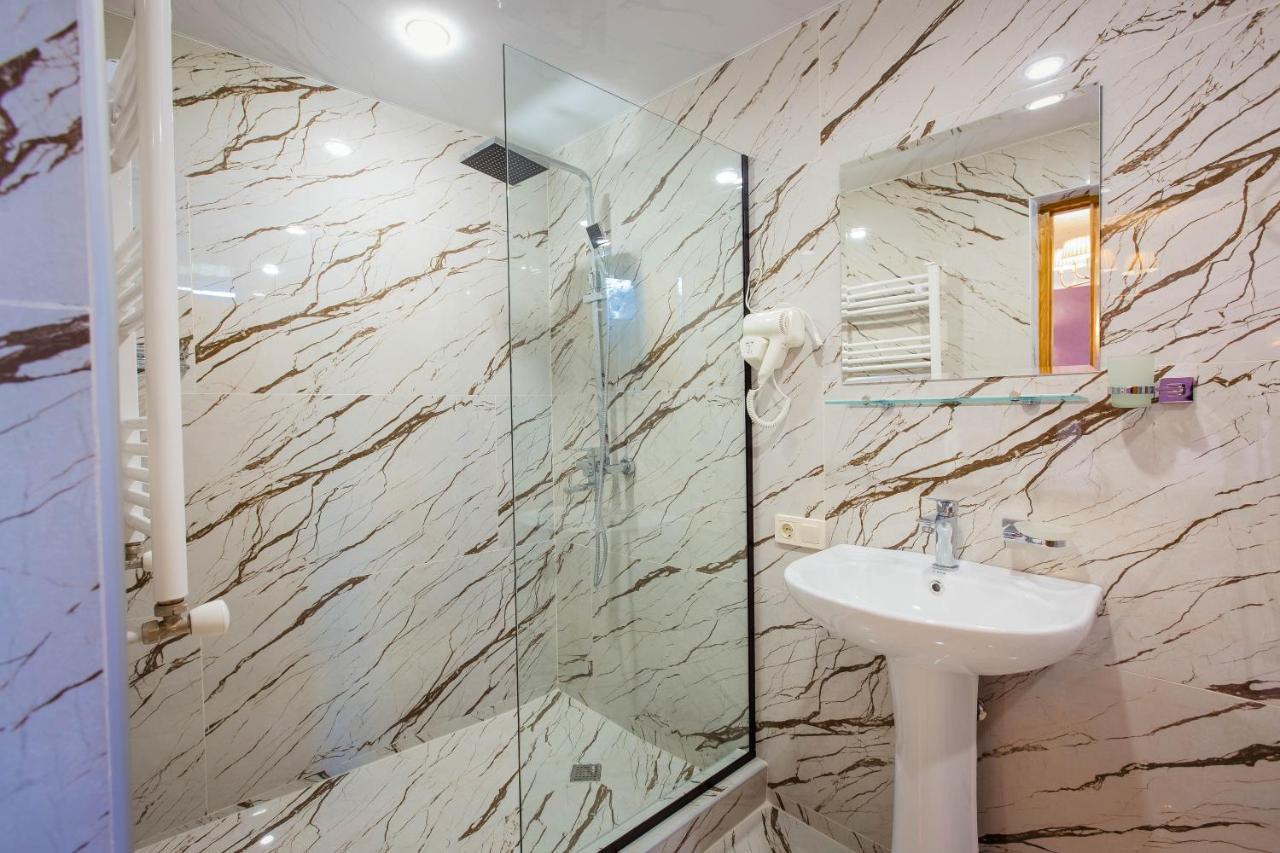 Hotel Mestia Inn Экстерьер фото