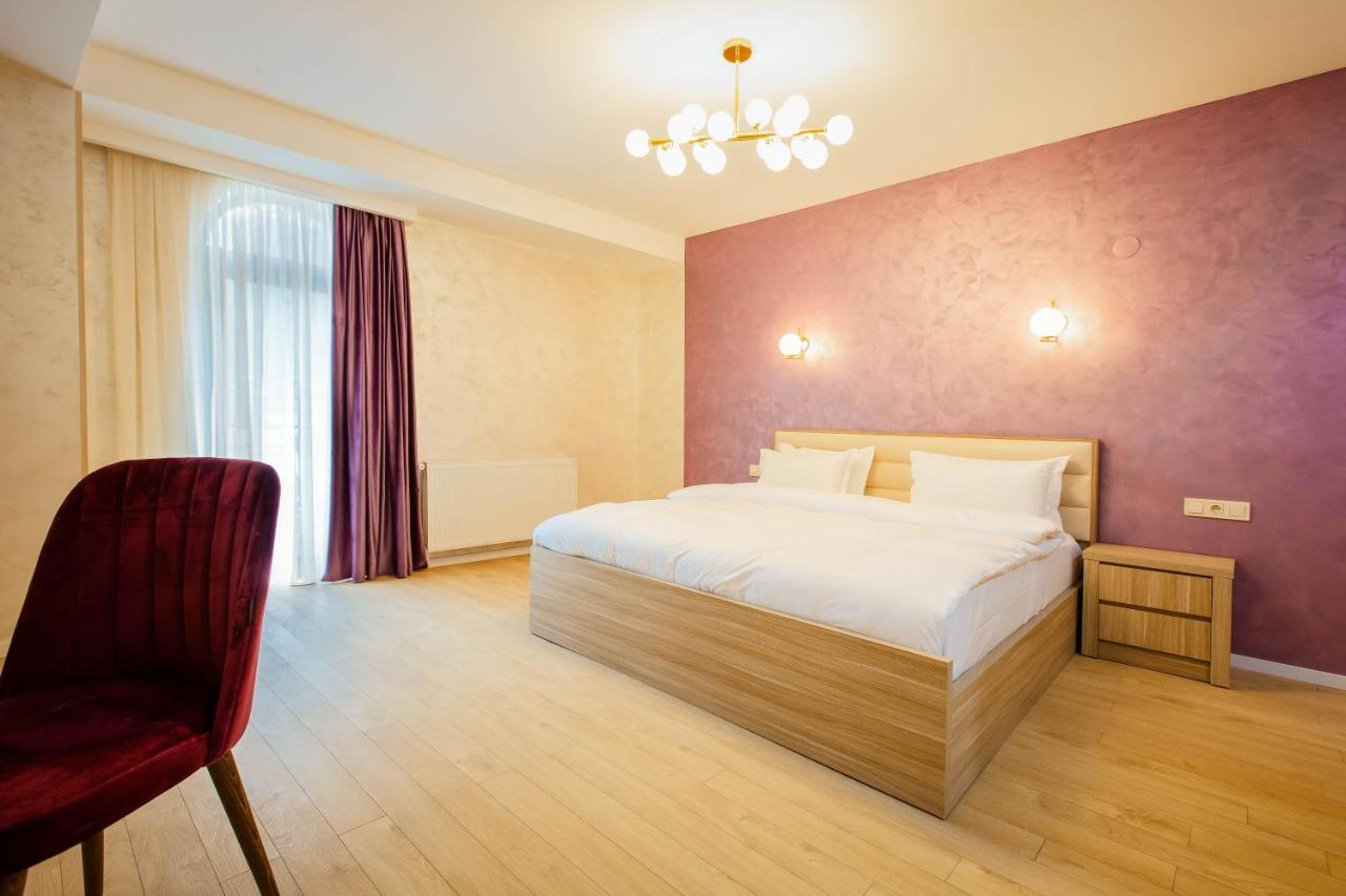Hotel Mestia Inn Экстерьер фото