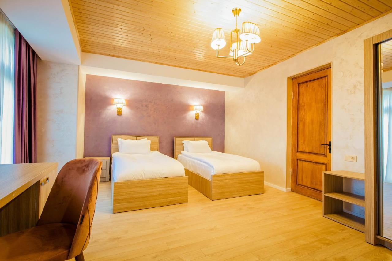 Hotel Mestia Inn Экстерьер фото